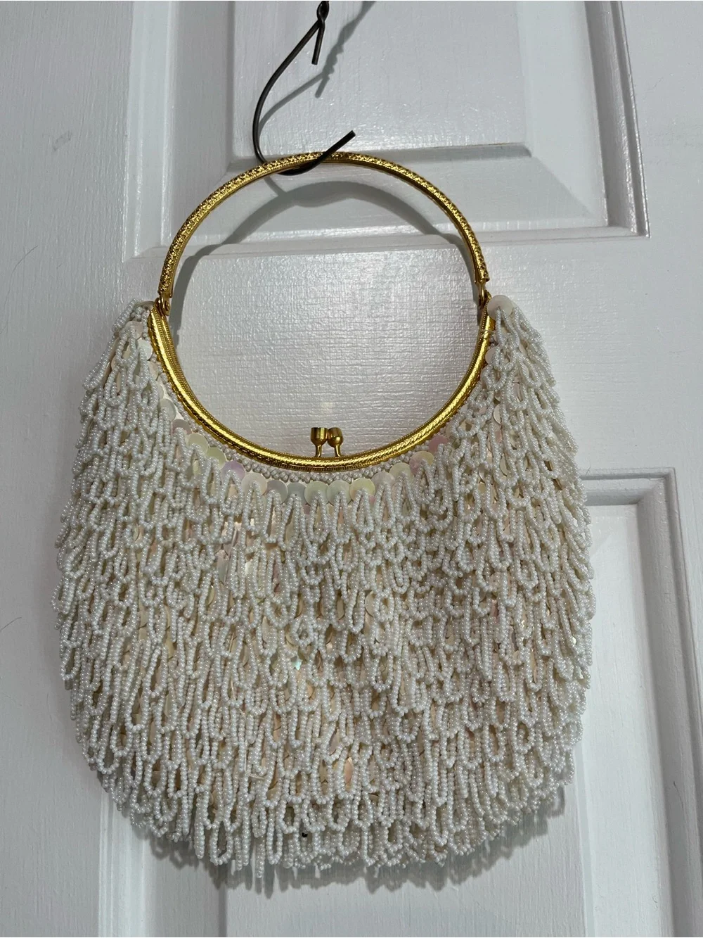 VINTAGE LADIES WHITE BEADED & SEQUENCE EVENING BAG - Picture 4 of 8
